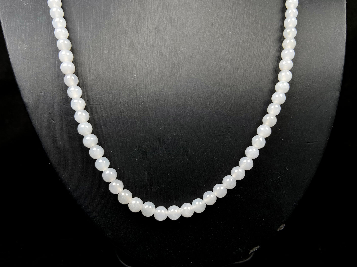 A milky moonbeam jadeite beads necklace.
