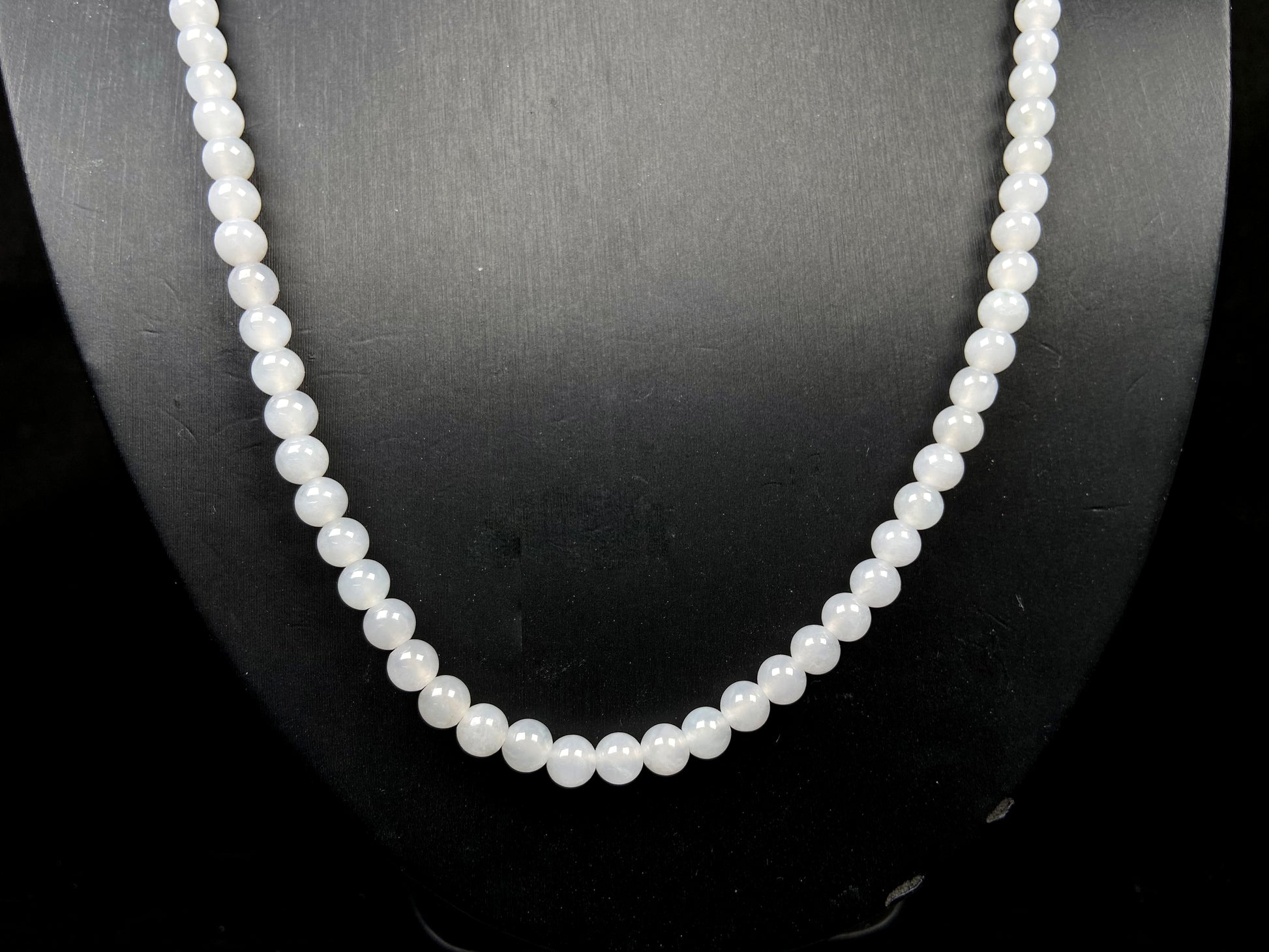 A milky moonbeam jadeite beads necklace.