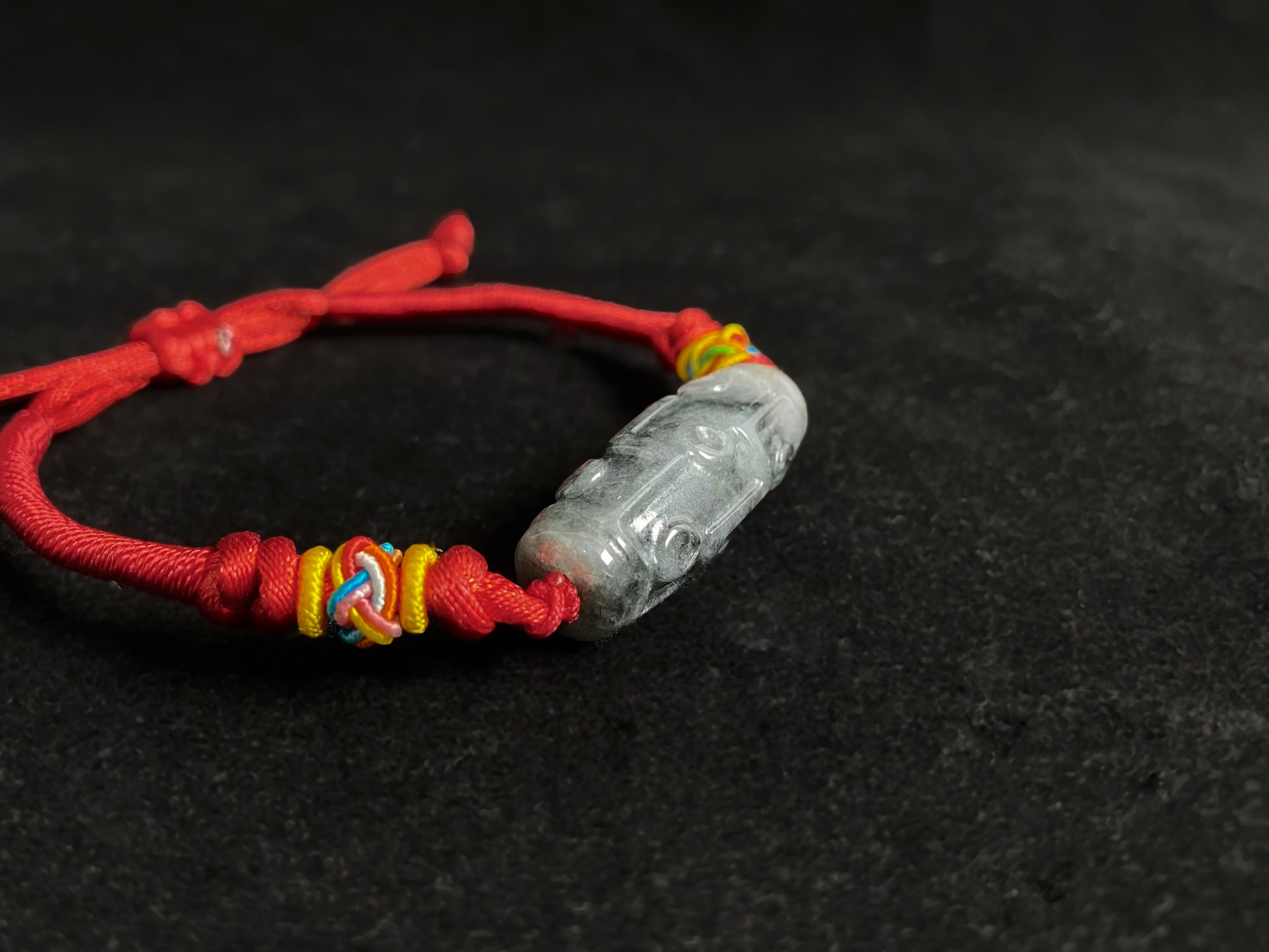 This elegant necklace features a strand of imperial green jade beads with vibrant color and exquisite craftsmanship.