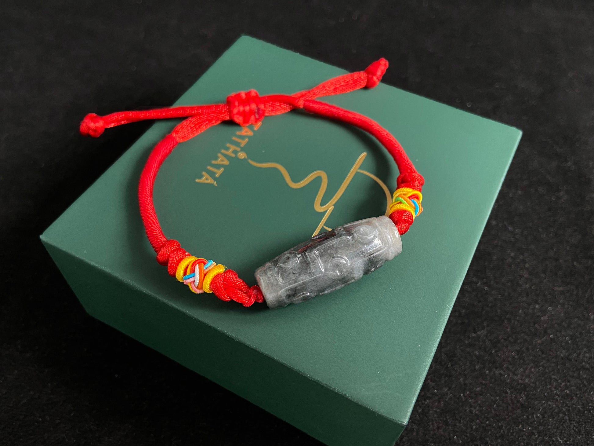 This elegant necklace features a strand of imperial green jade beads with vibrant color and exquisite craftsmanship.