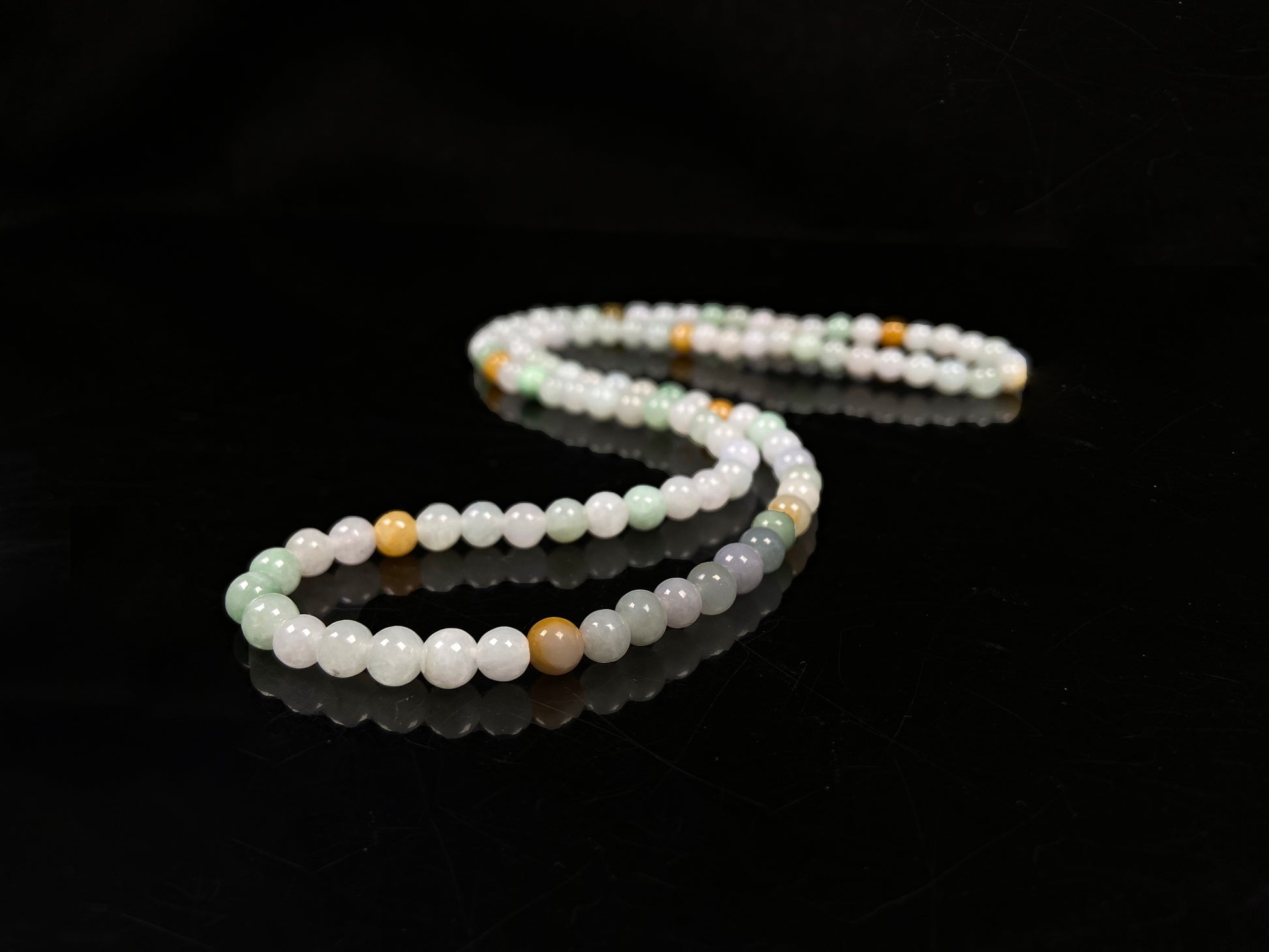 A gentle tri-color harmony jadeite beads bracelet & necklace.