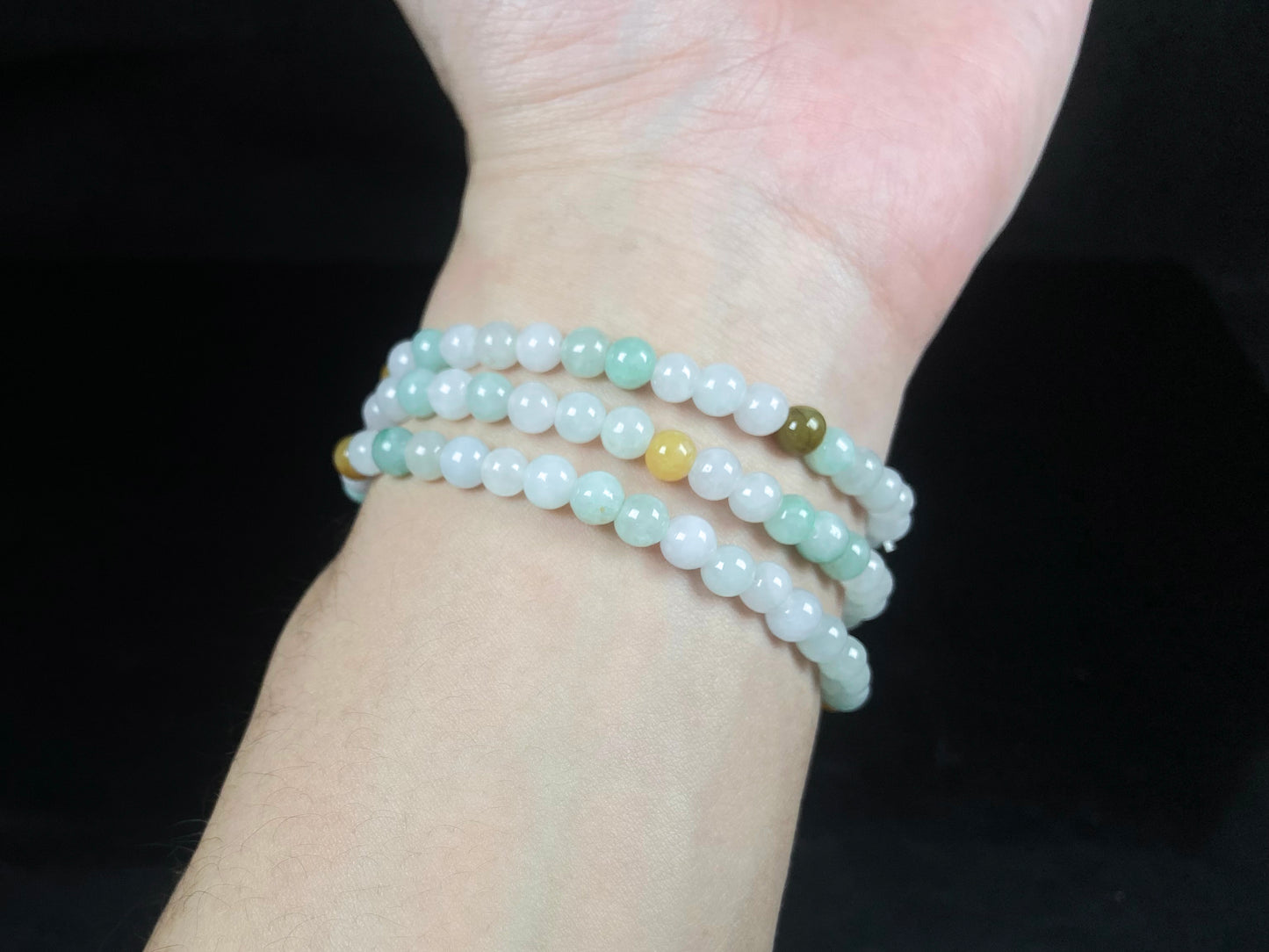 A gentle tri-color harmony jadeite beads bracelet & necklace.