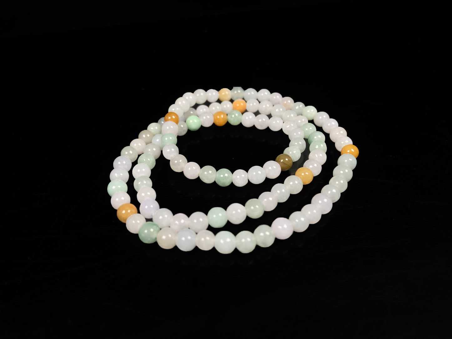 A gentle tri-color harmony jadeite beads bracelet & necklace.