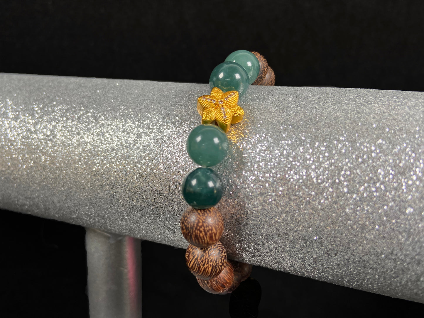 A golden star’s fortune blue bead jadeite brown agarwood bracelet.