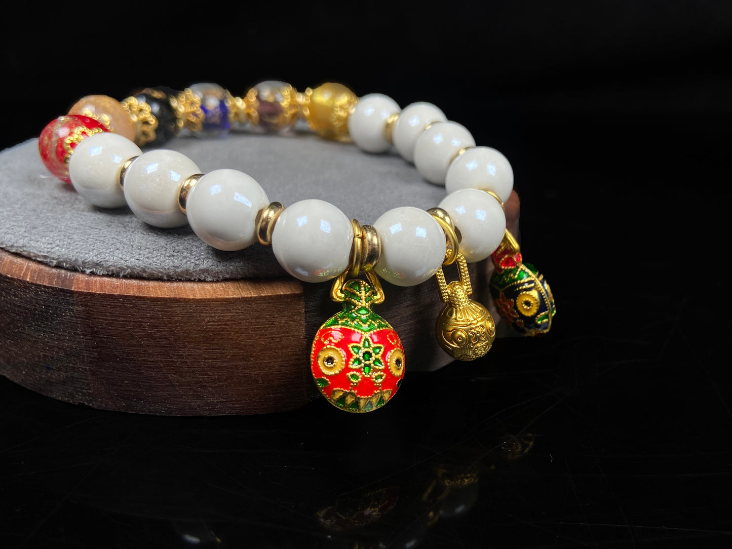 A oriental fortune incense ash white porcelain beaded bracelet.