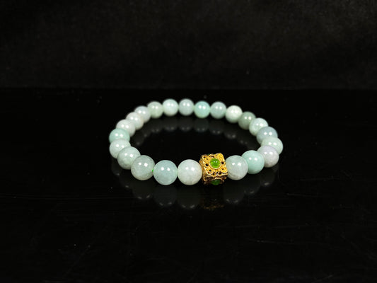 A spring breeze green jadeite beads bracelet.