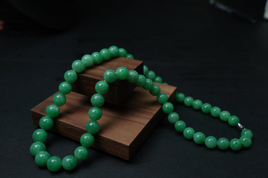 Green round beads necklace