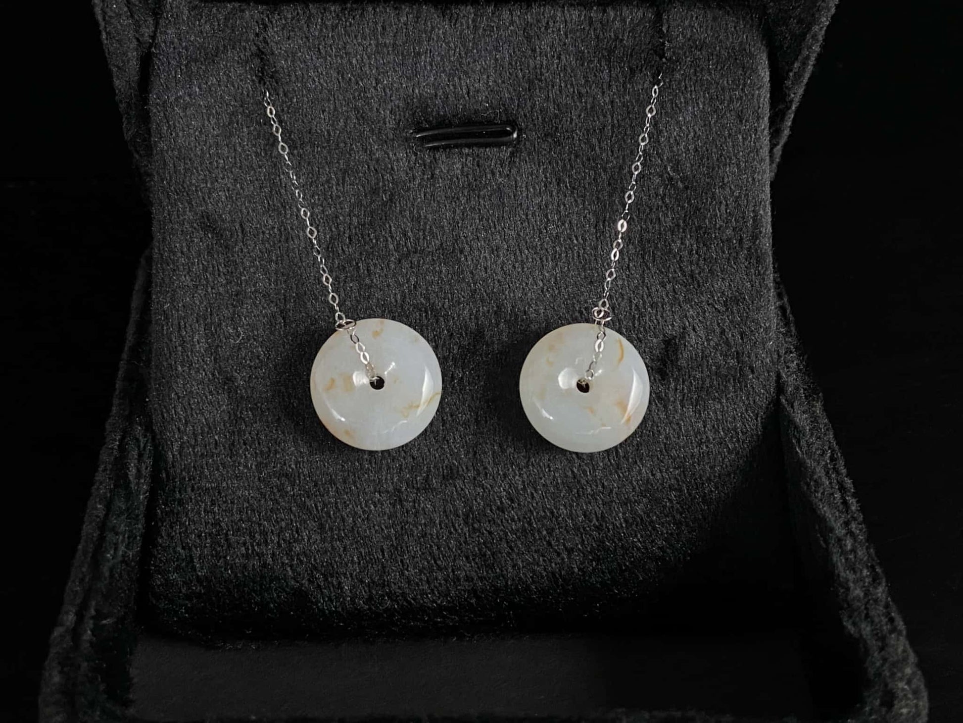 Frost White Splash Gold · Nature Burmese Jadeite Earring