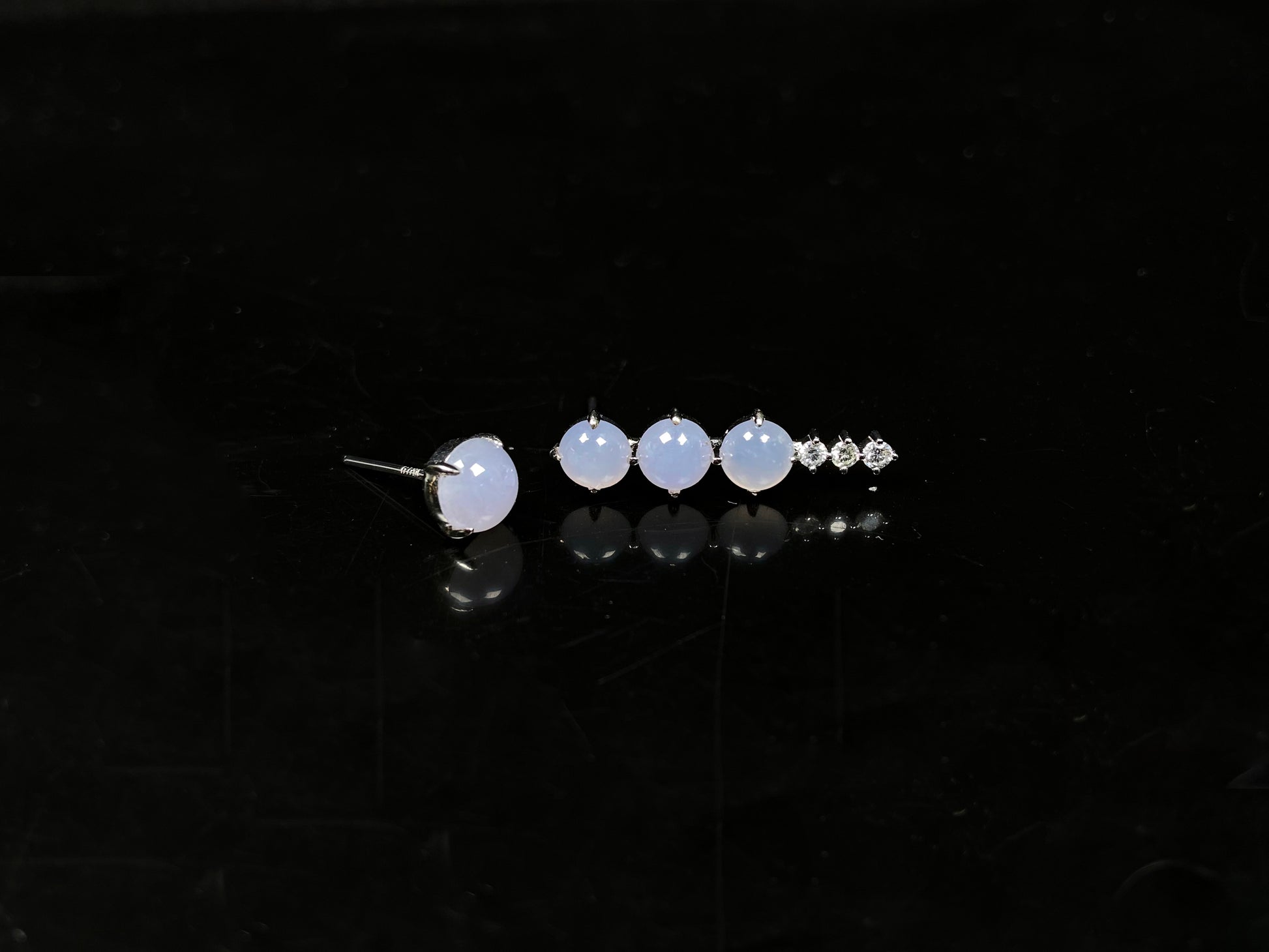 Asymmetric lavender dew jadeite earring.