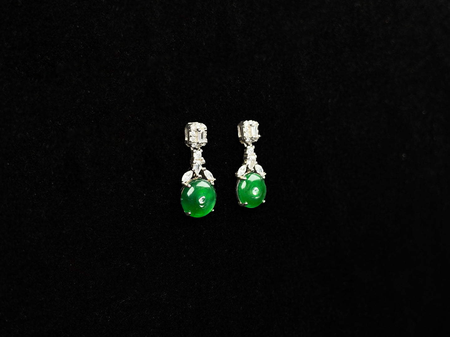 Lucky green buckle jadeite earrings.