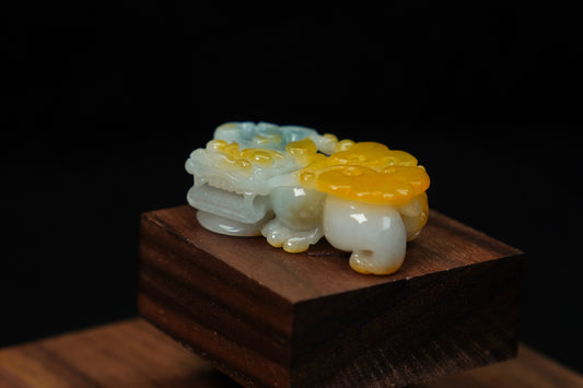 Golden Guardian · Yellow Jadeite Pixiu Pendant (Men’s Size)