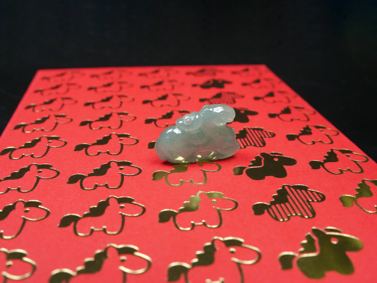 A auspicious green year of the horse loose jadeite.