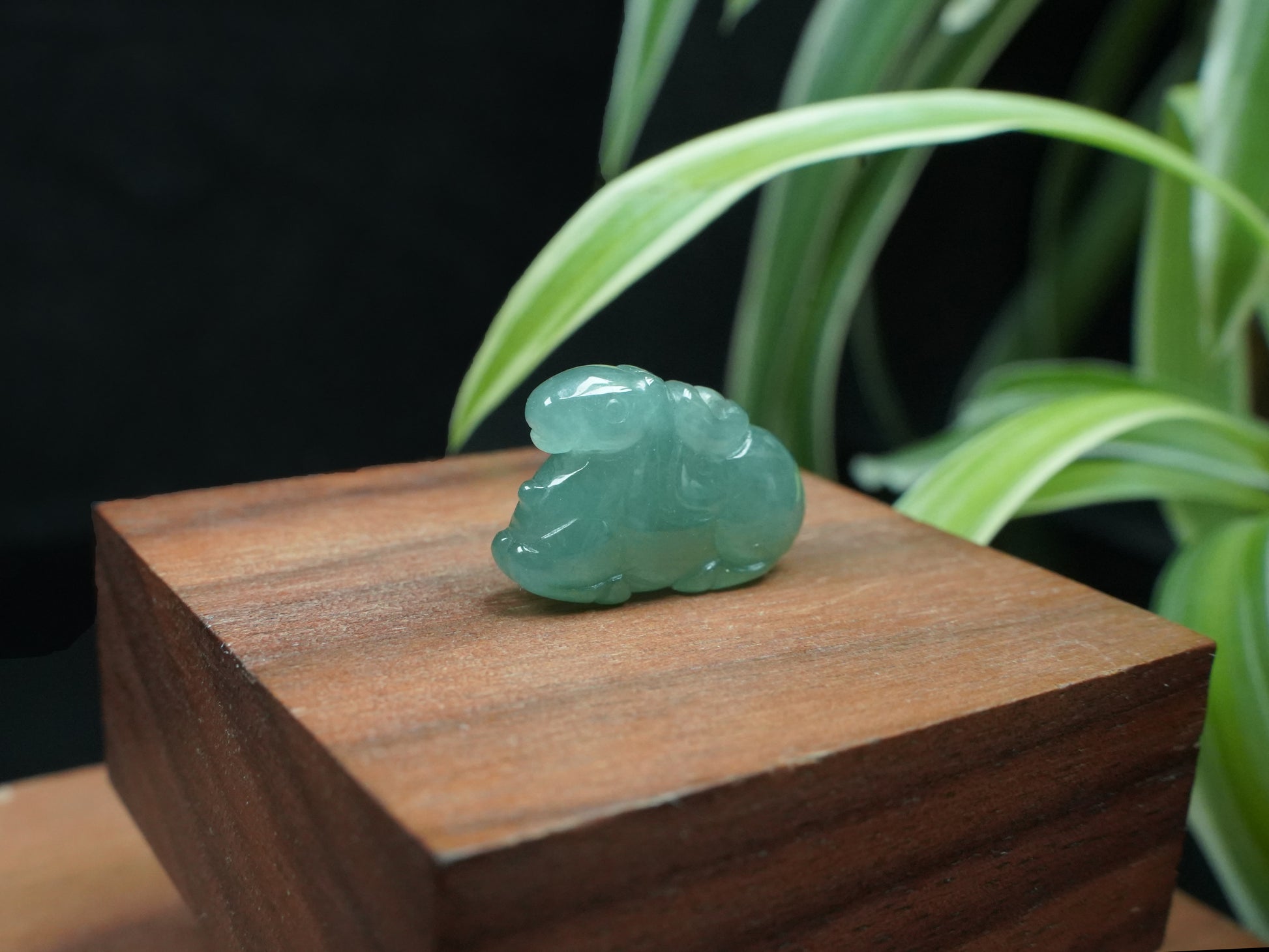 A auspicious green year of the horse loose jadeite.