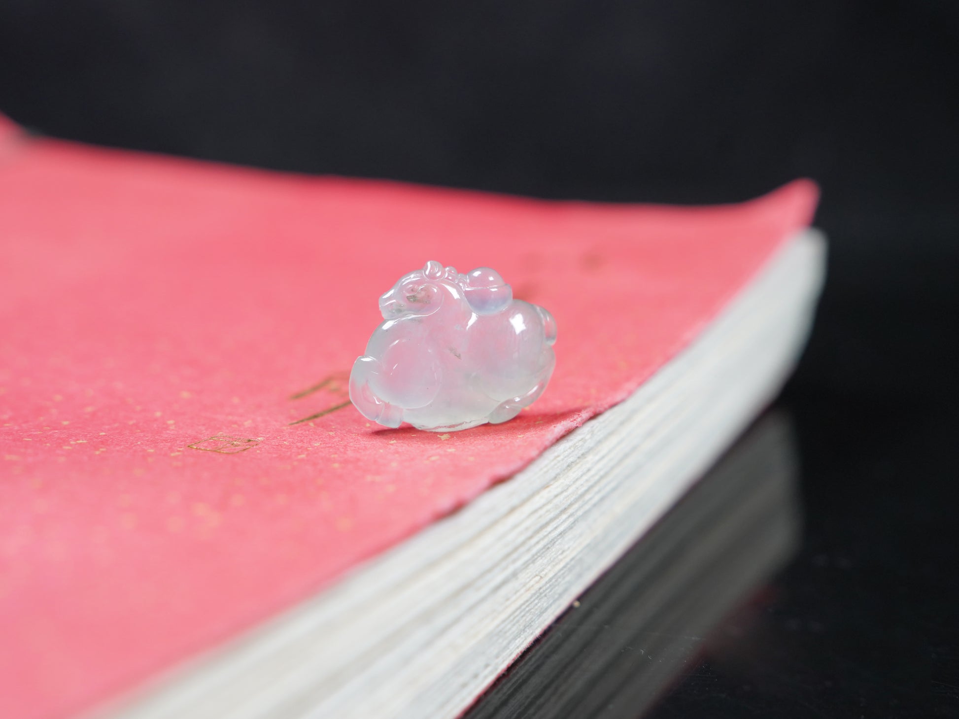 A icy translucent white horse loose jadeite.