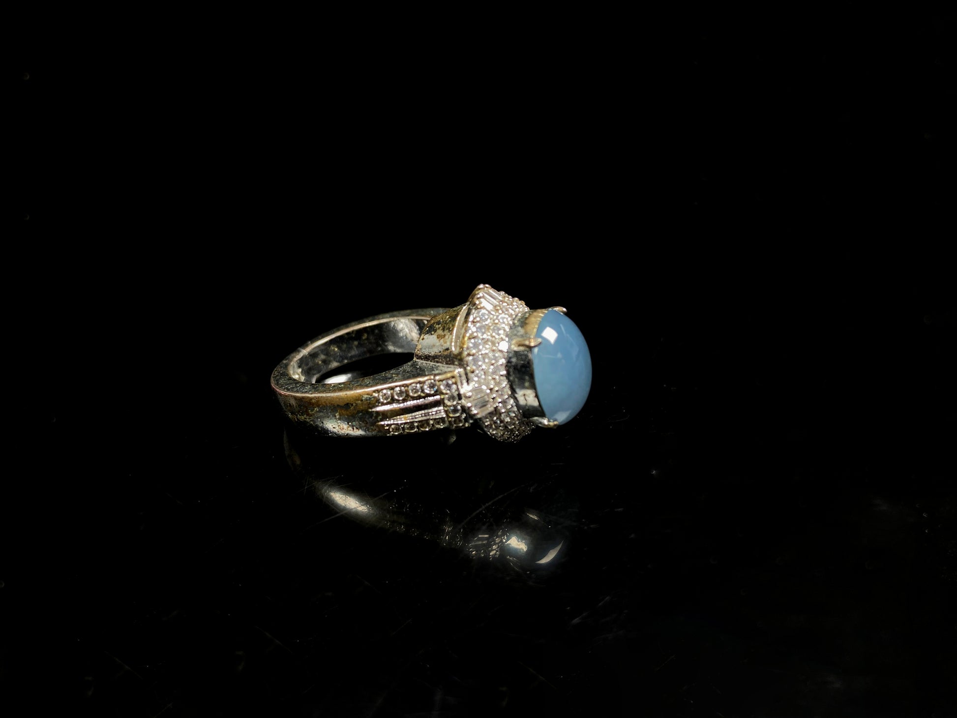 A soft sky blue jadeite ring.