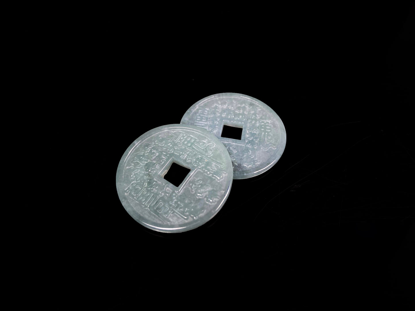 A lucky green ancient coin  loose jadeite.