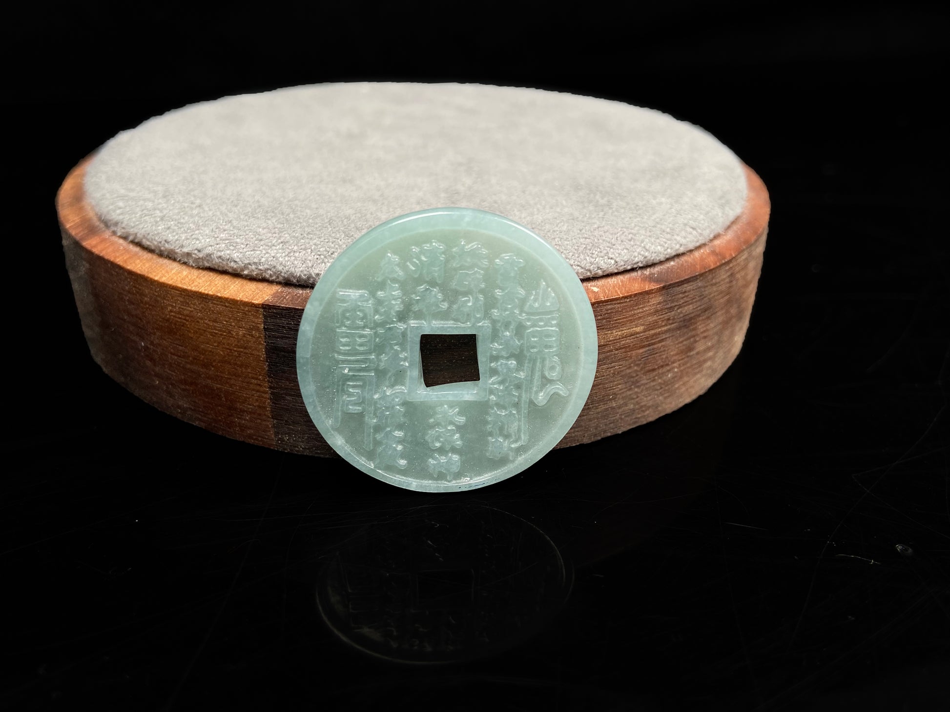 A lucky green ancient coin  loose jadeite.