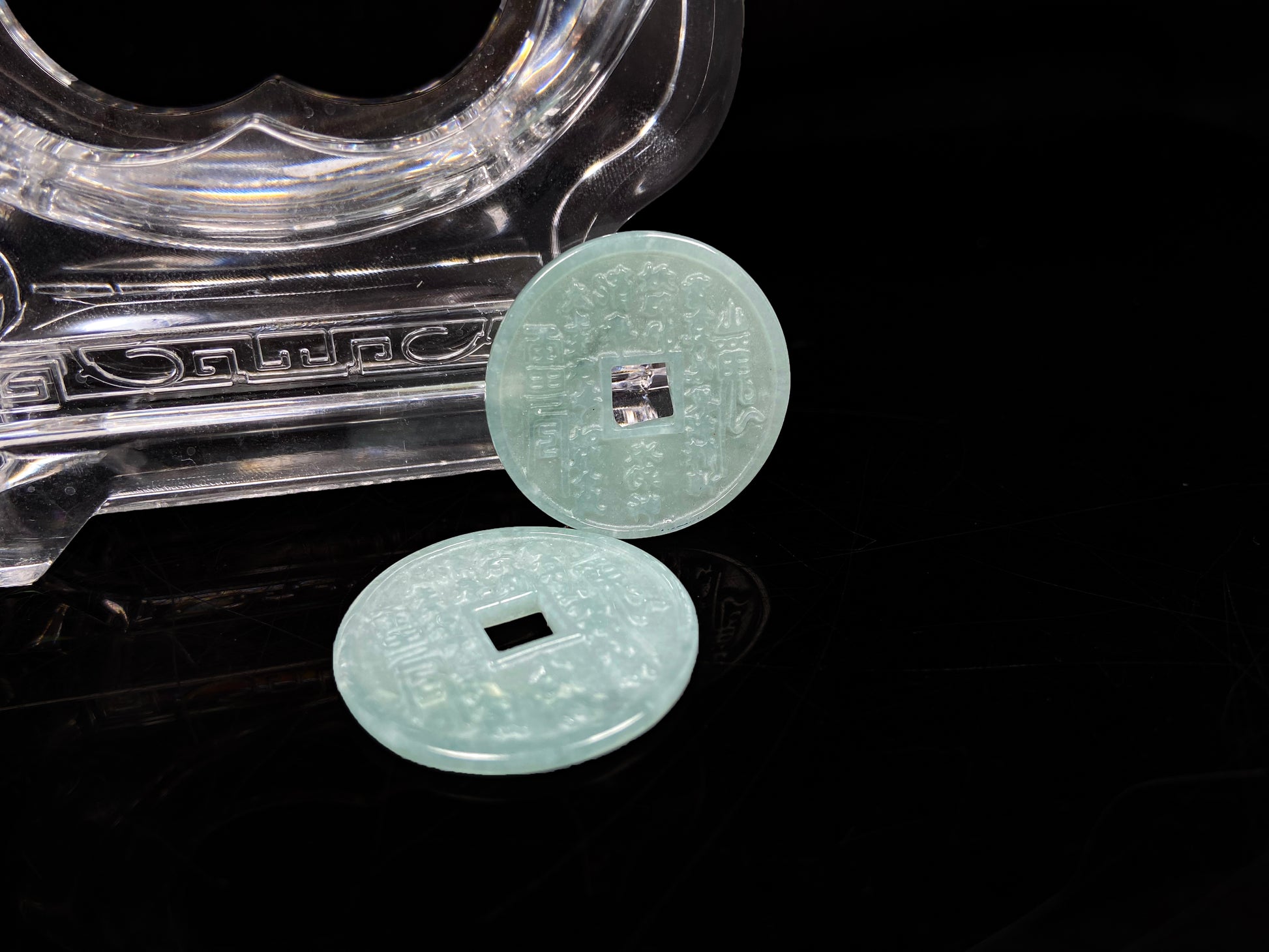 A lucky green ancient coin  loose jadeite.