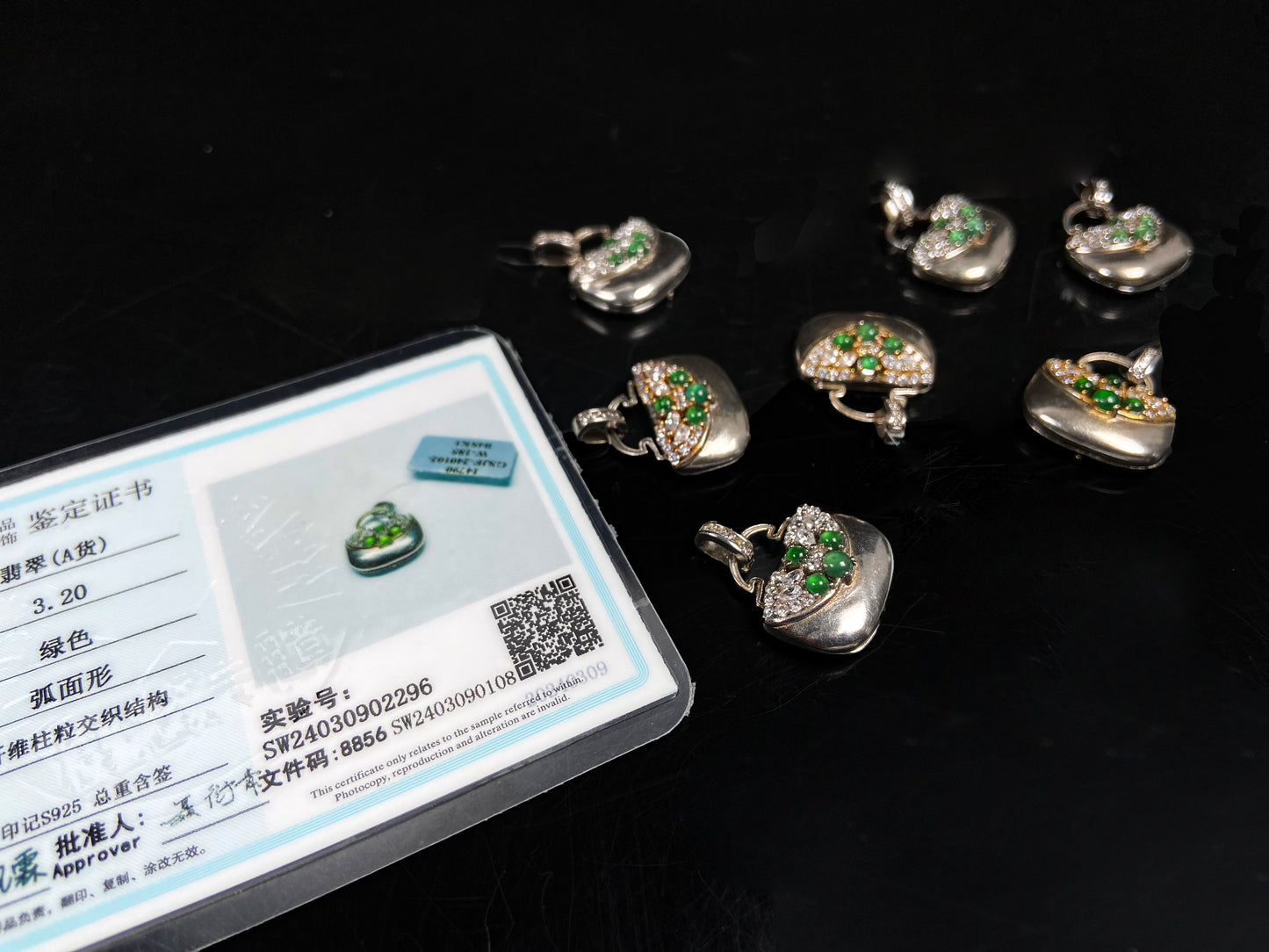 A green bead diamond bag jadeite pendant group.