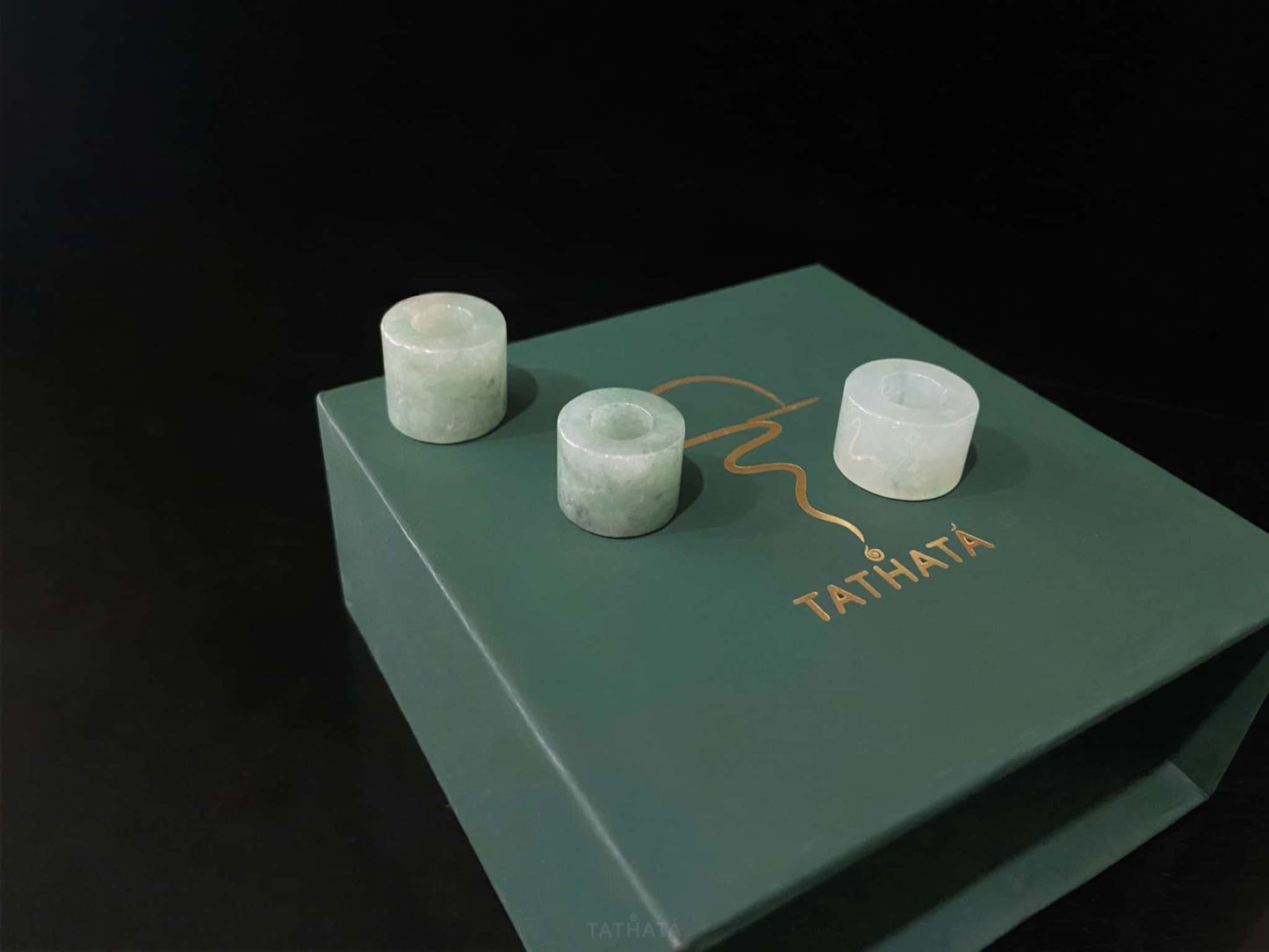 A dewy aqua barrel loose jadeite.