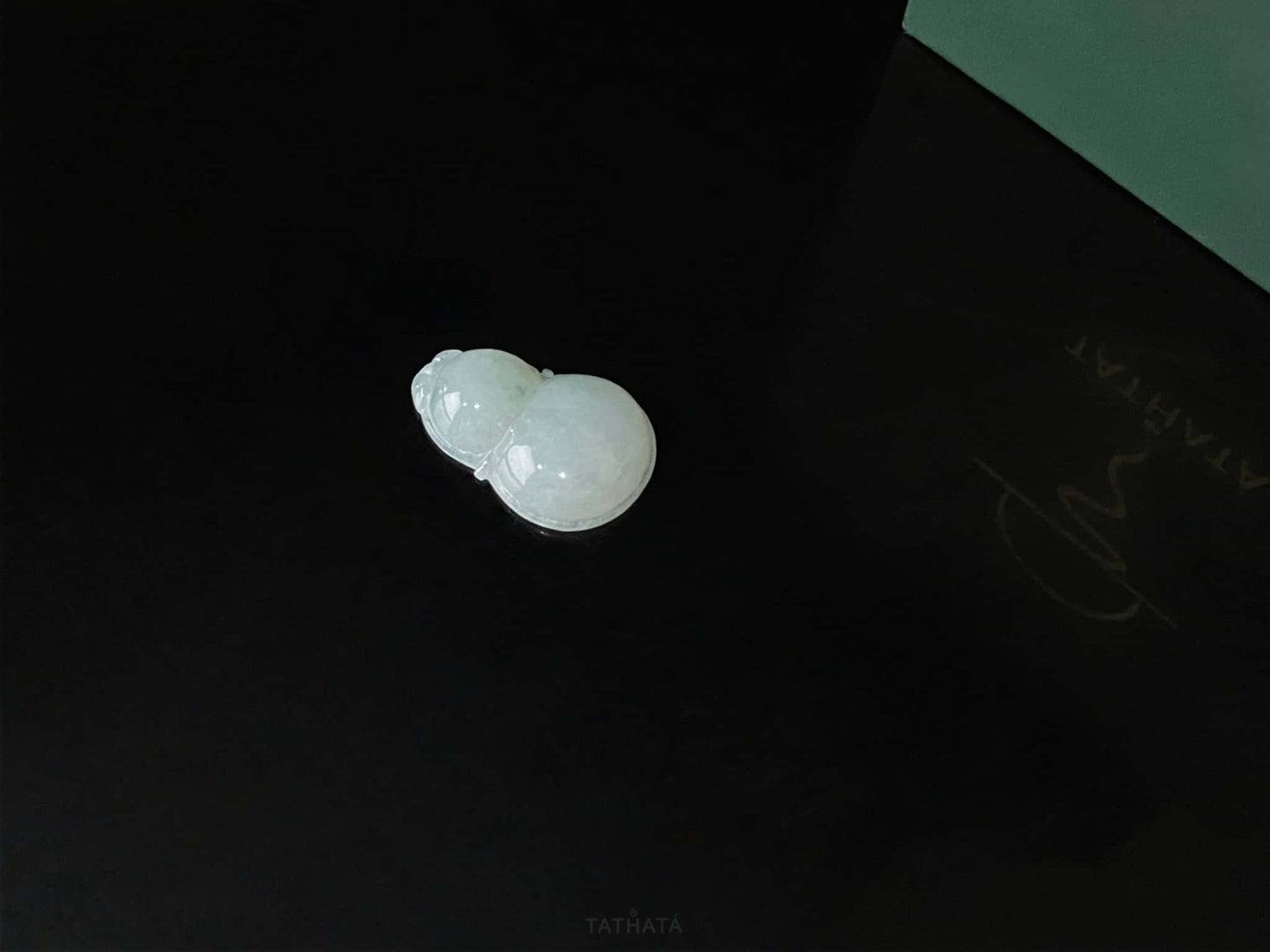 Floating Green Flowers Gourd · Nature Burmese Loose Jadeite