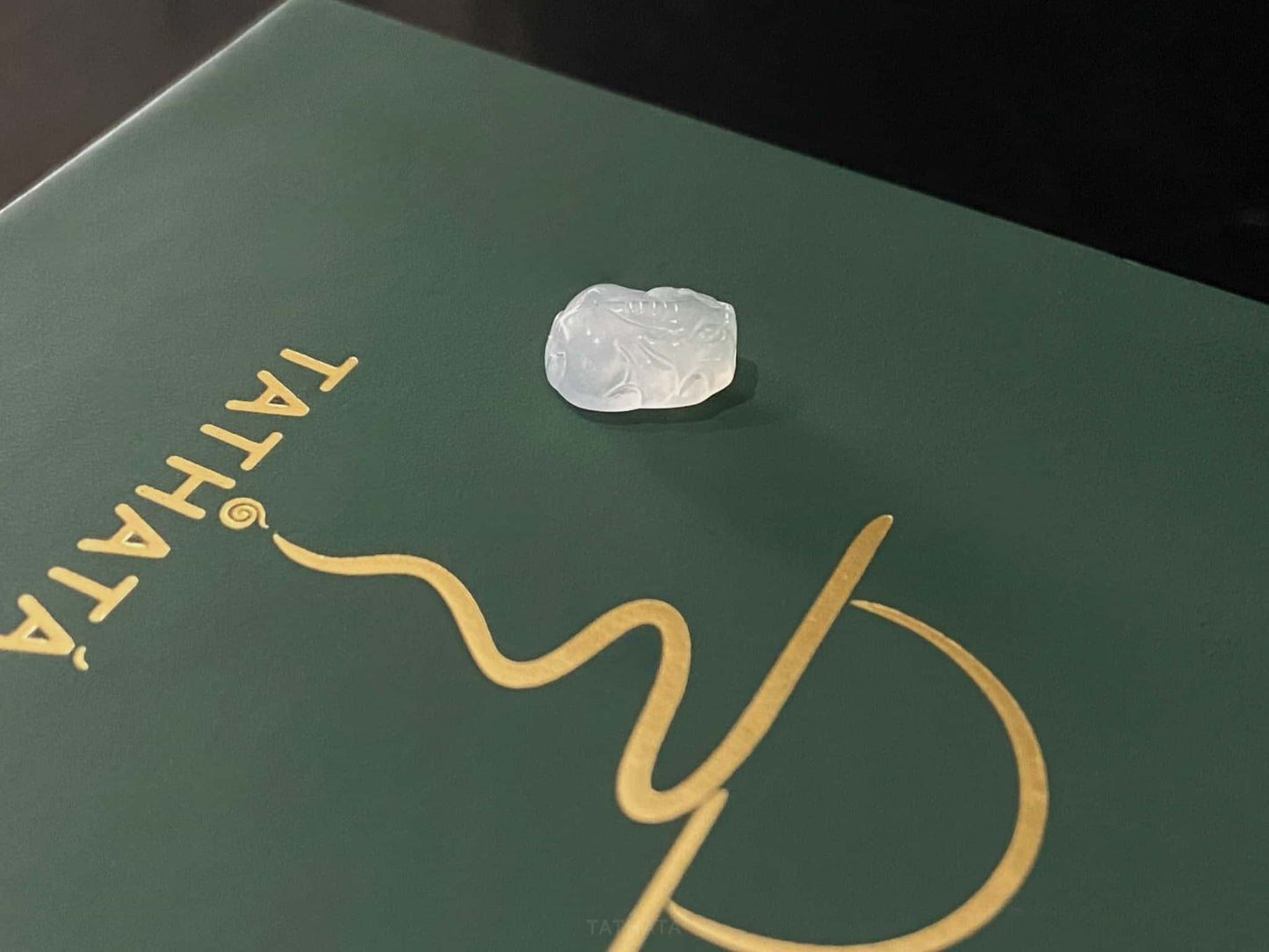 A glacial moonlight Pixiu pair loose jadeite.