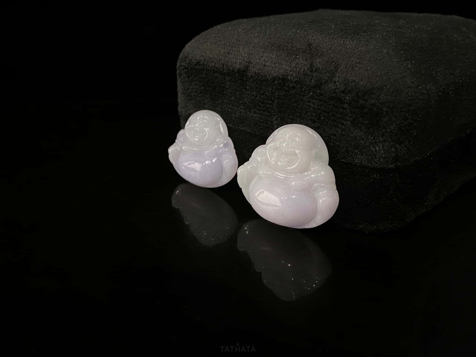 A lavender buddha bless loose jadeite.