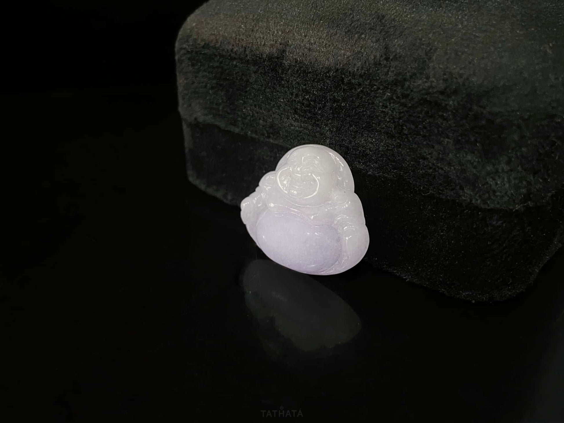 A lavender buddha bless loose jadeite.