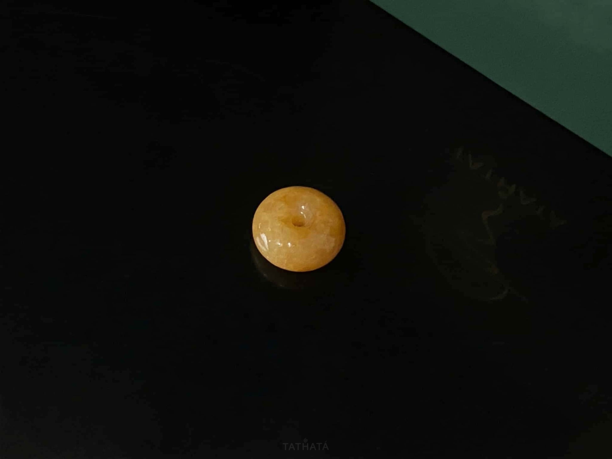 Honey Yellow Peace Buckle Ping An Kou · Natural Burmese Loose Jadeite