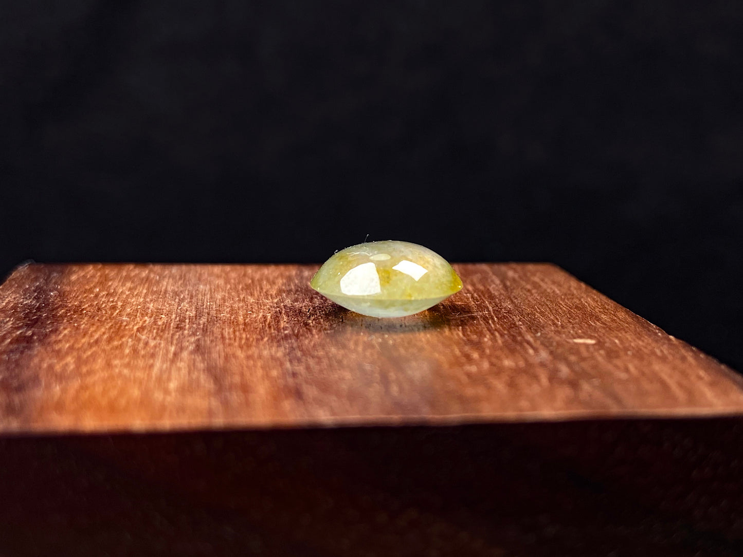 A frosted yellow icy loose jadeite.