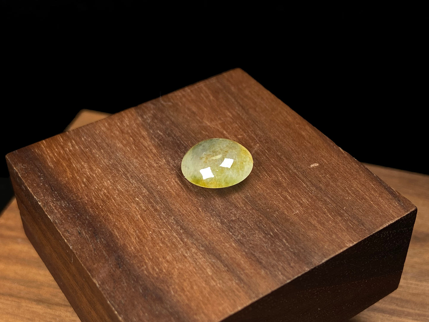 A frosted yellow icy loose jadeite.