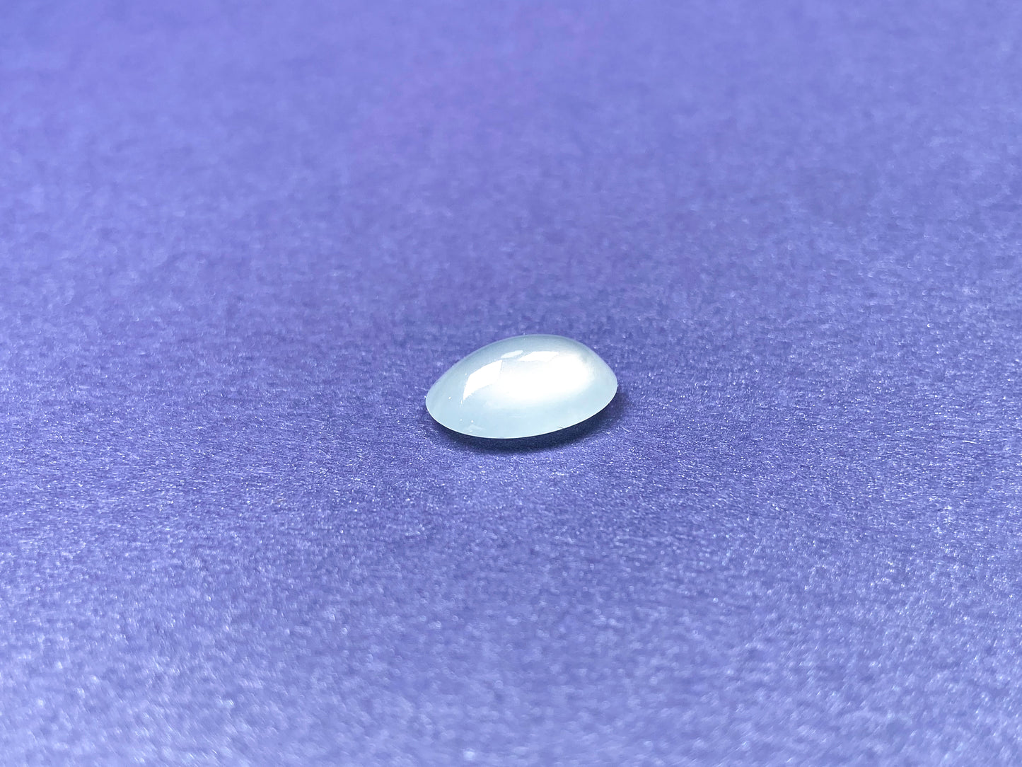 A clear frost icy loose jadeite.