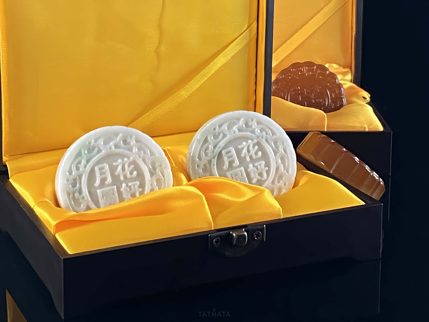Carved Mooncake Ornament · Nature Burmese Jadeite