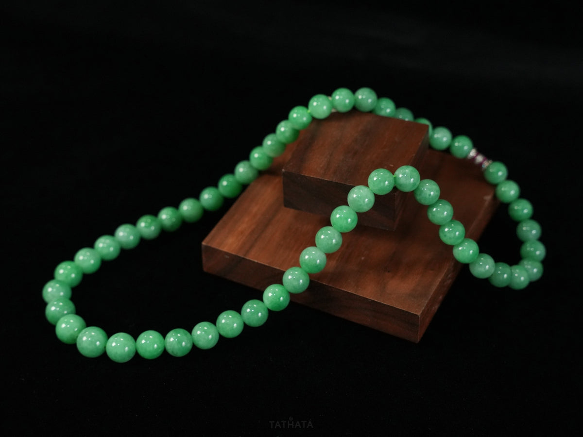 Gentle Spring Green · Nature Burmese Jadeite Beads Necklace