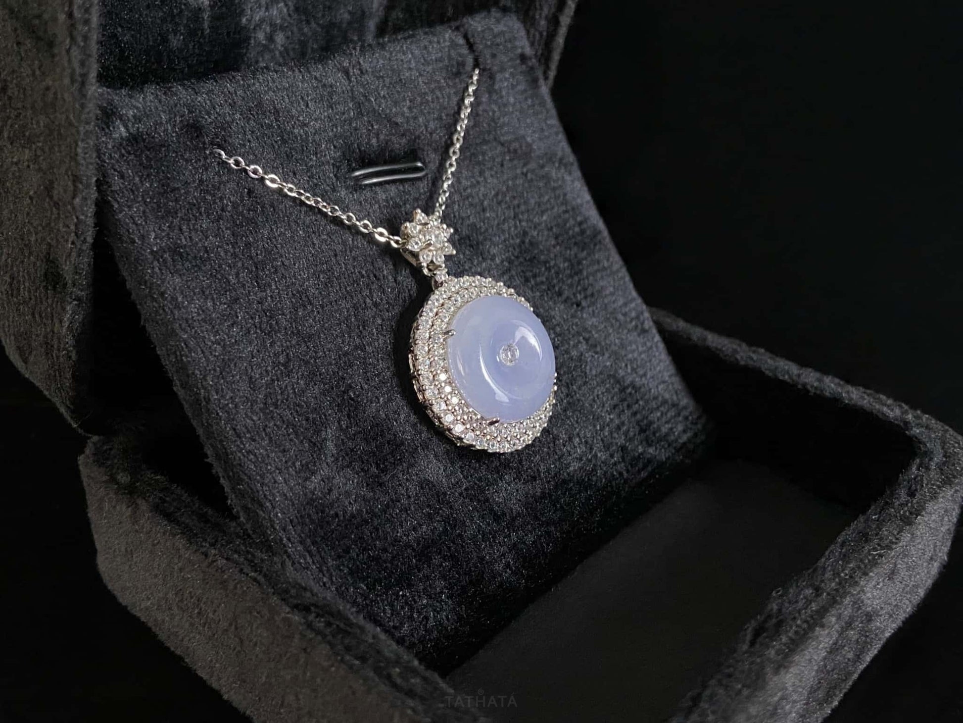 Dreamy Lavender Peace Buckle · Nature Burmese Jadeite Pendant