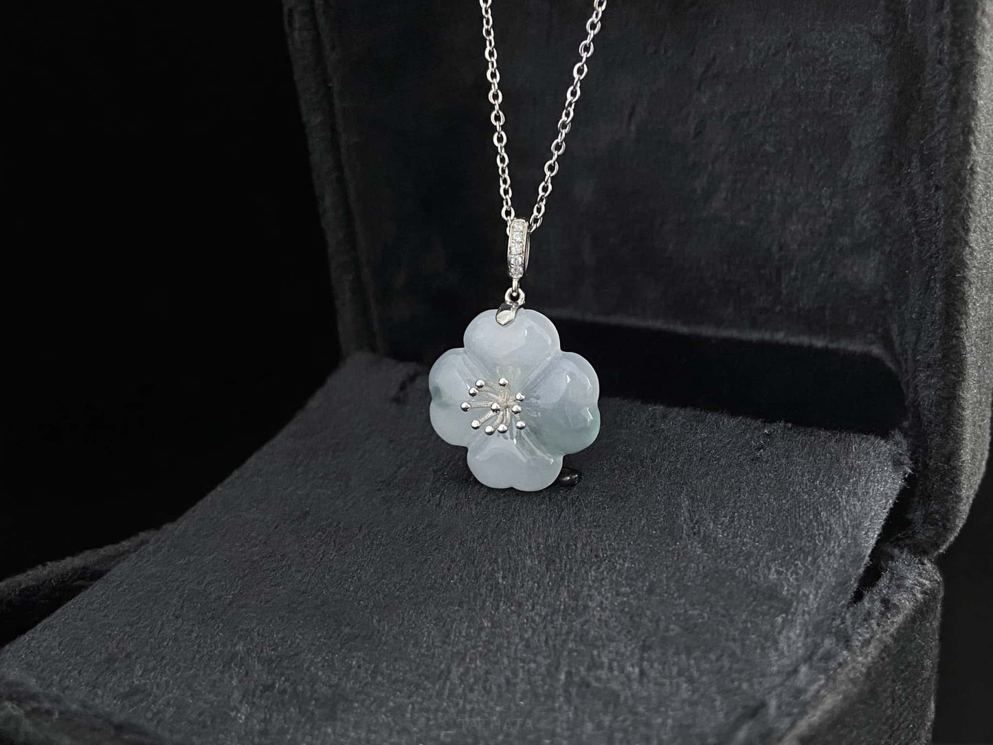 Soft Smoke Ice Floral · Nature Guatemalan Jadeite Pendant