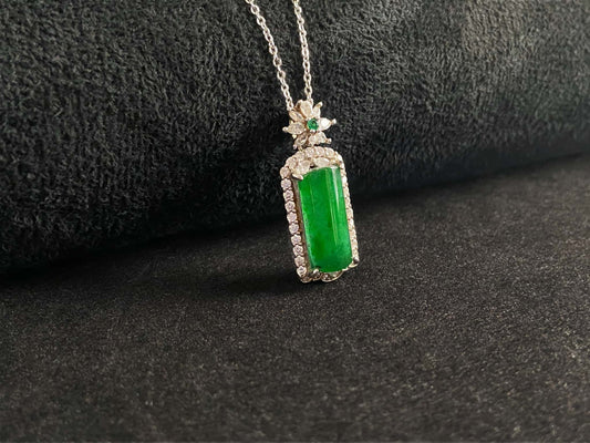 A rich green star frame jadeite pendant.