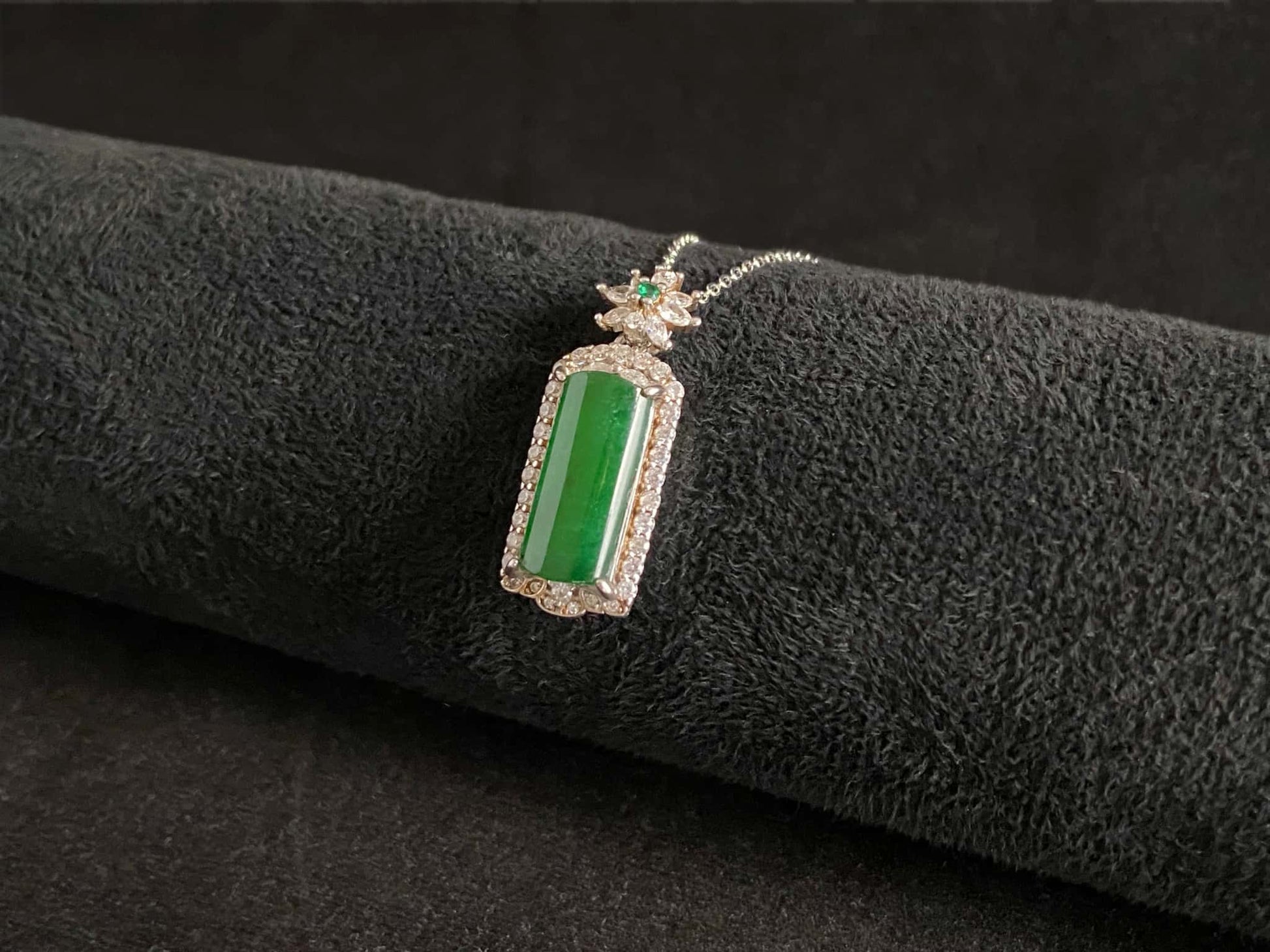 A rich green star frame jadeite pendant.
