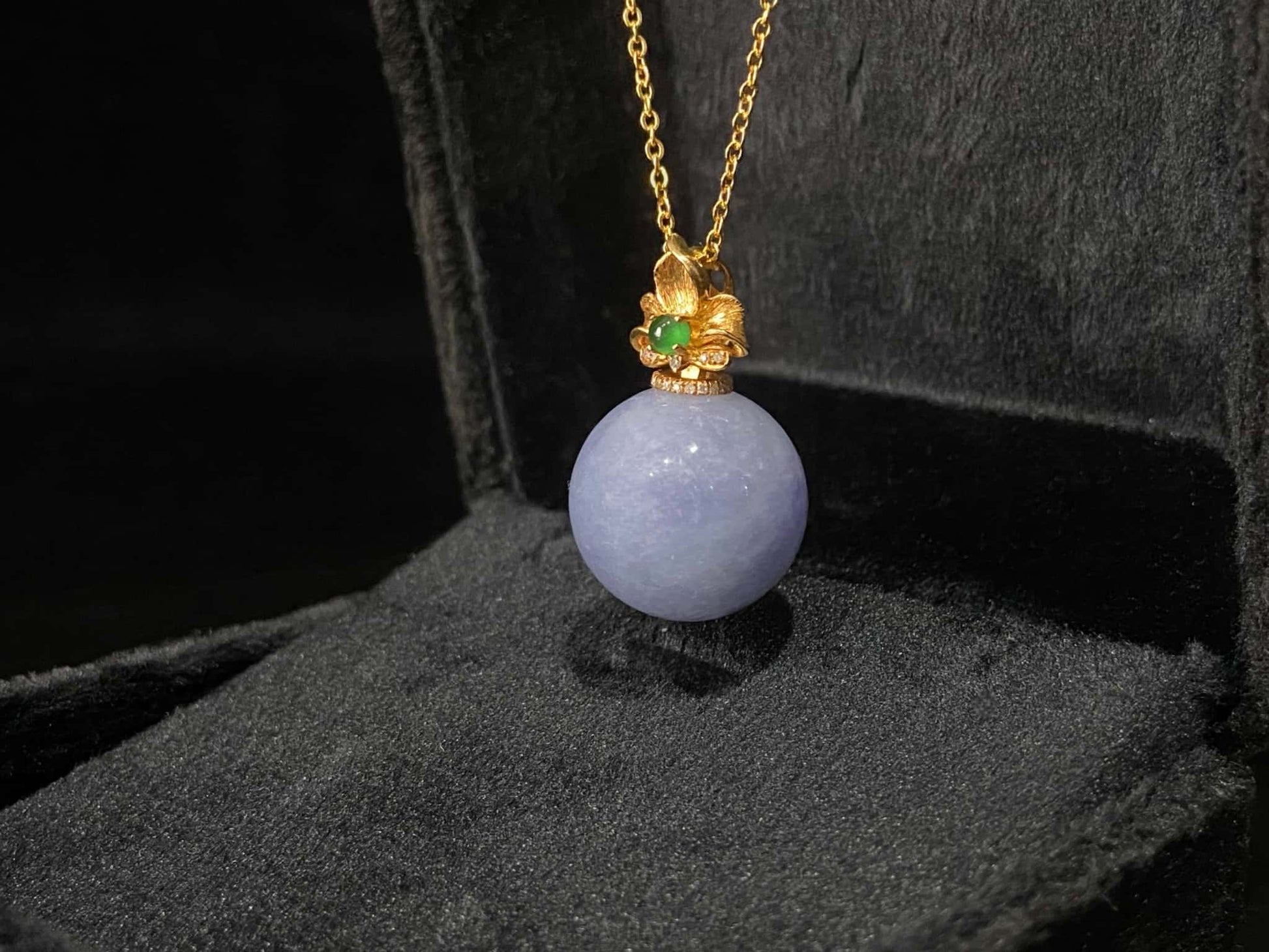A lavender dew ball loose jadeite.