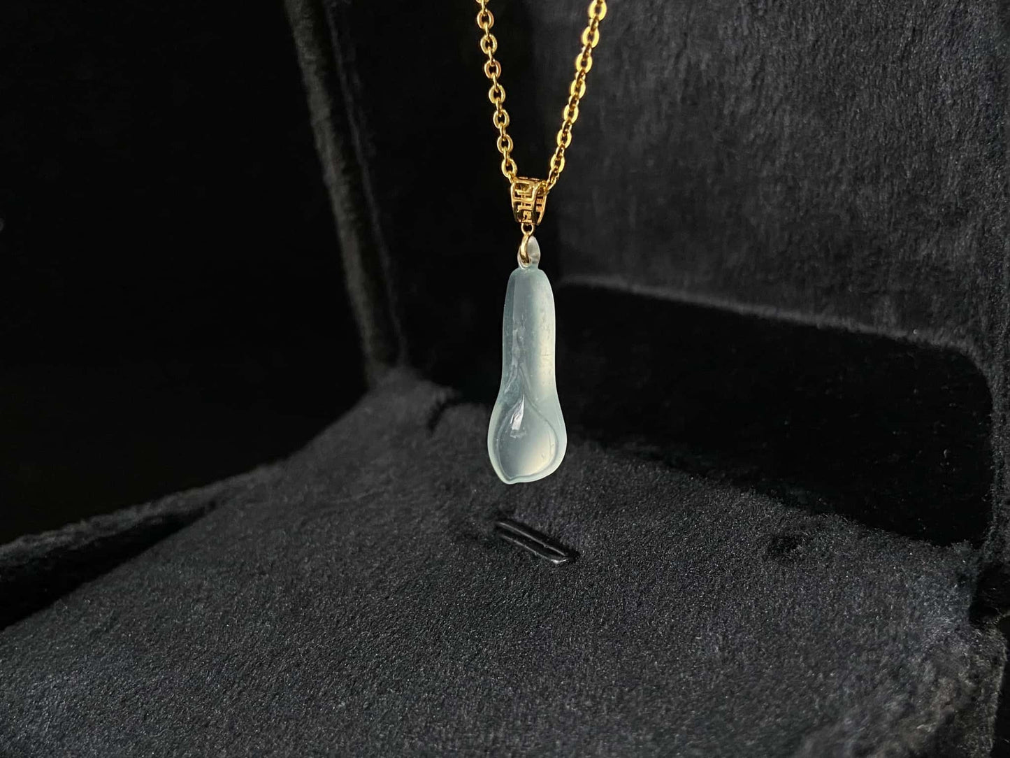 Icy Mist Clear Orchid · Nature Burmese Jadeite Pendant