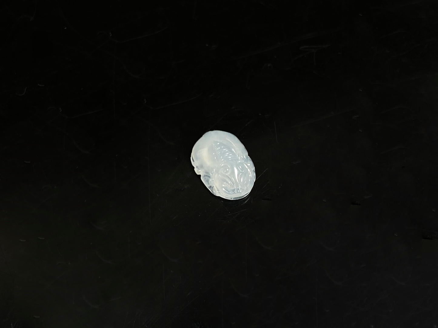 A gentle icy hue ppxiu amulet loose jadeite.