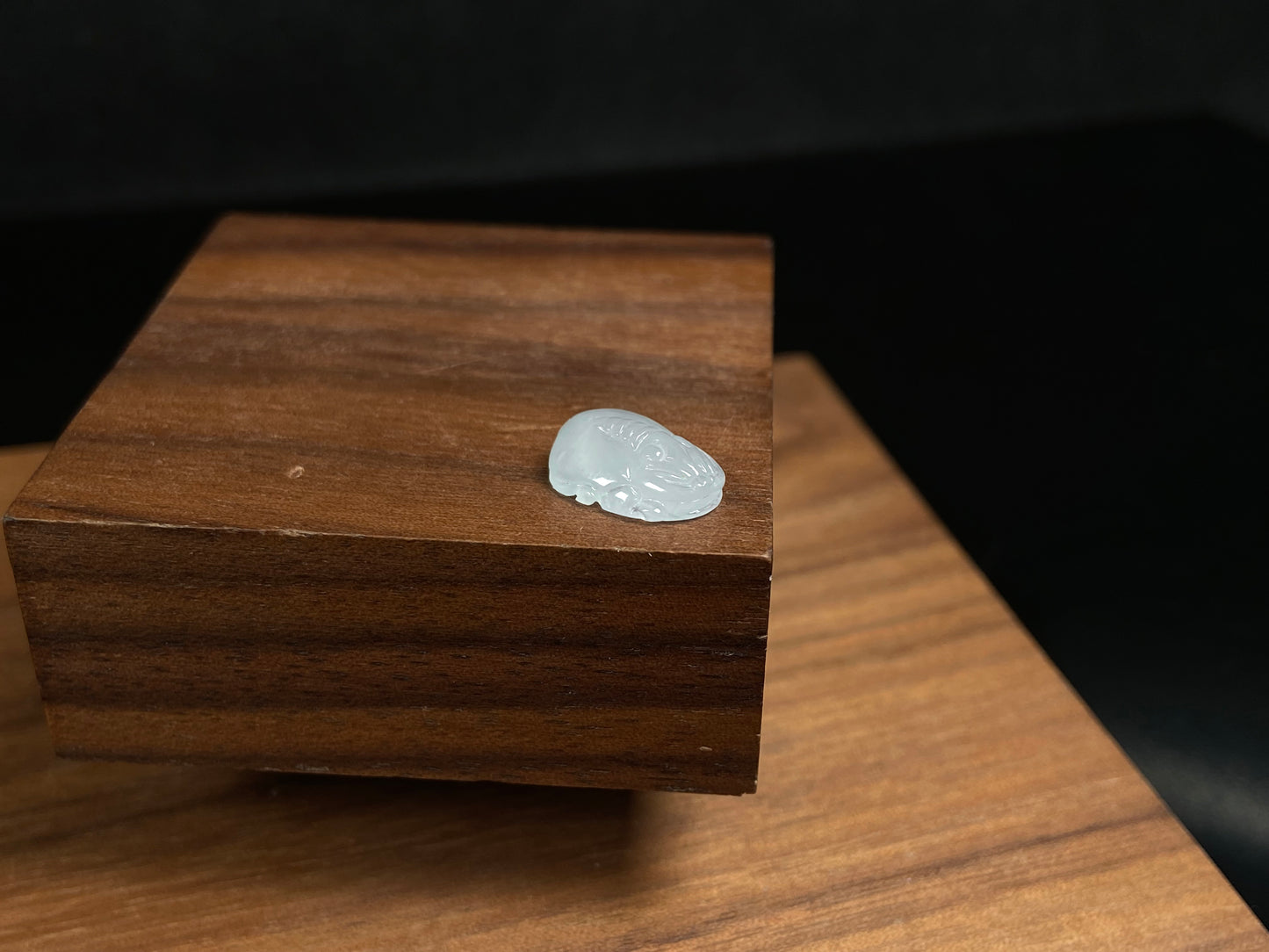 A gentle icy hue ppxiu amulet loose jadeite.