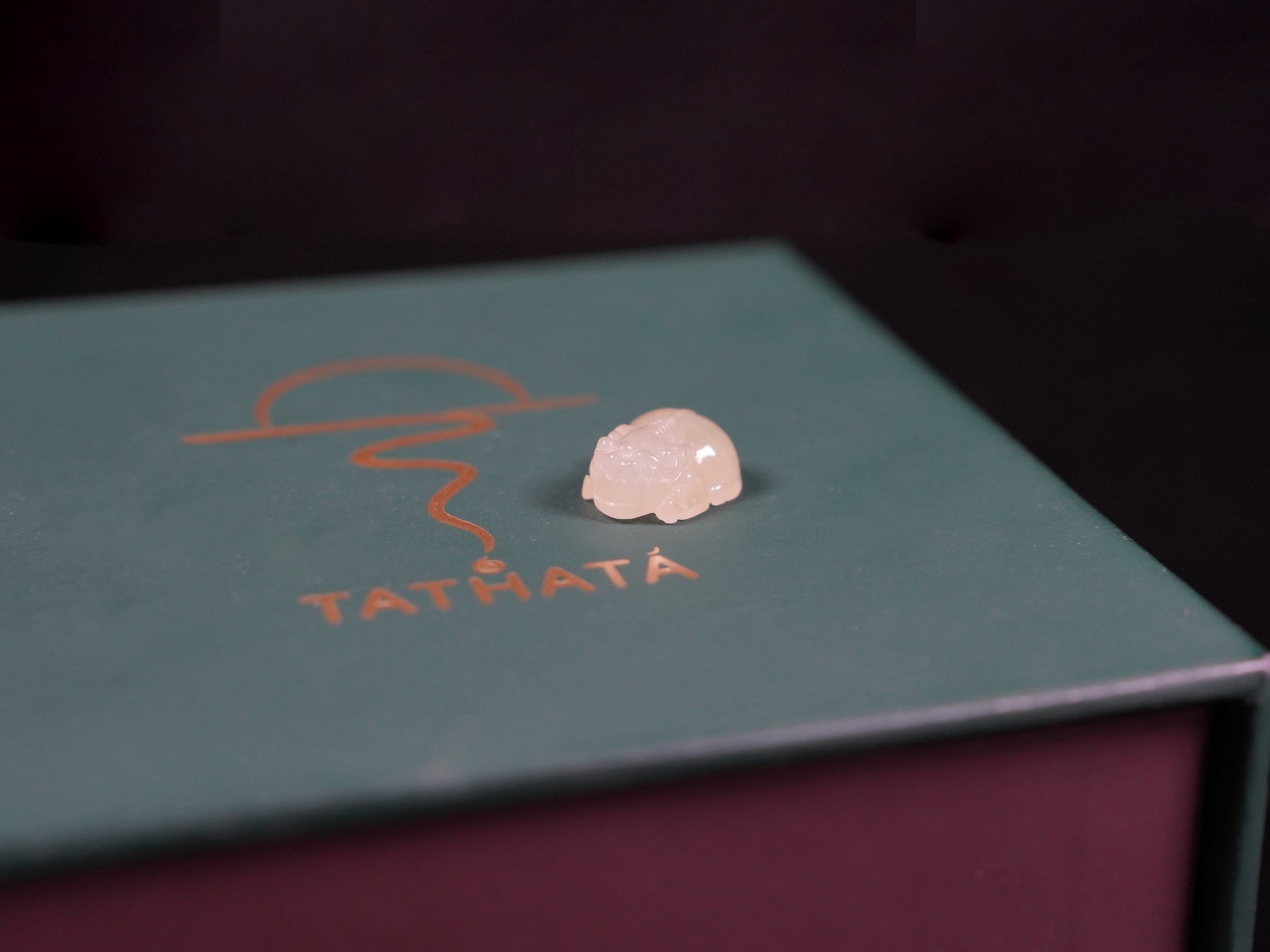 A warm yellow Pixiu loose jadeite.