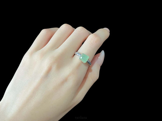 A mint sugar cube jadeite ring.