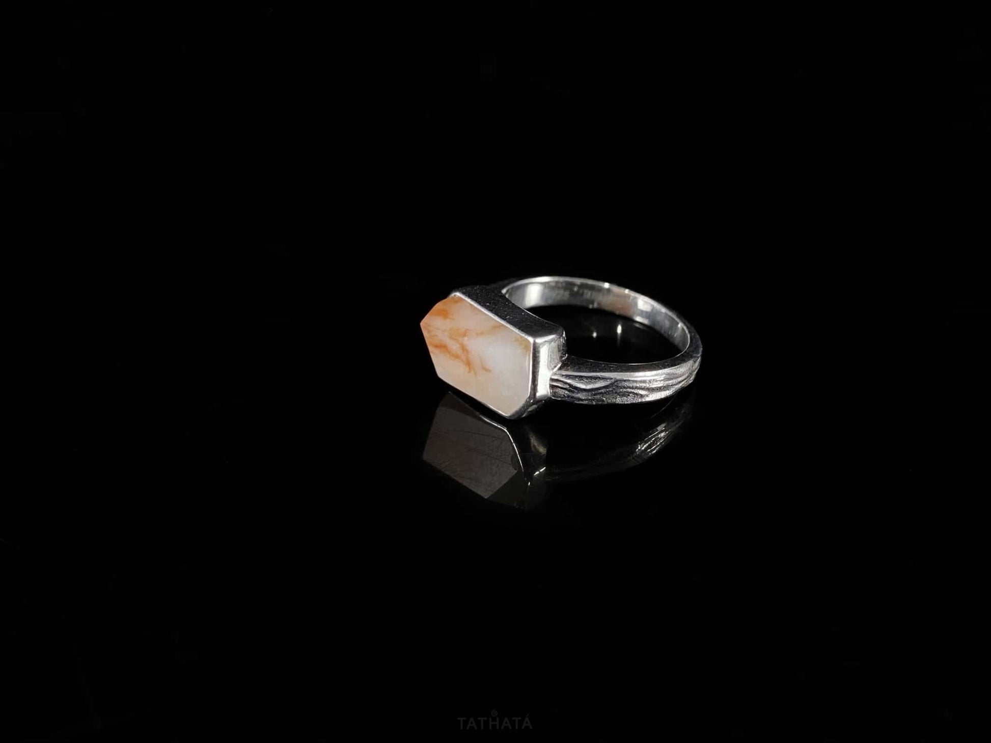 Cream White Sunset Vein · Nature Burmese Jadeite Ring (17mm)