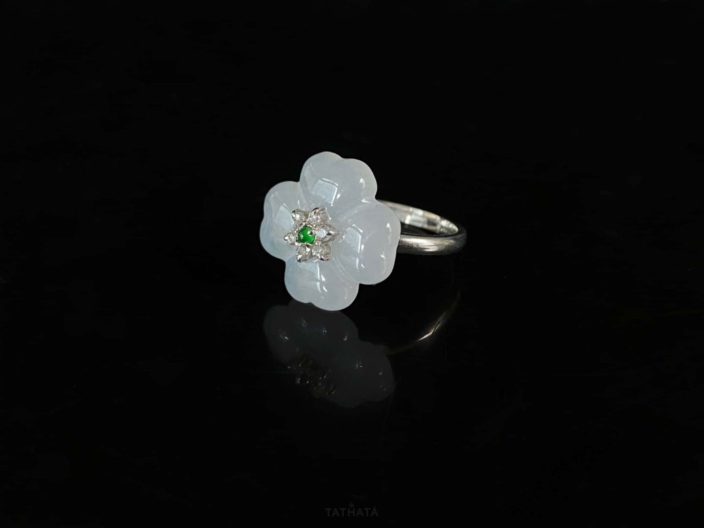 Frosty Clouds Flower With Green · Nature Burmese Jadeite Ring (17mm)