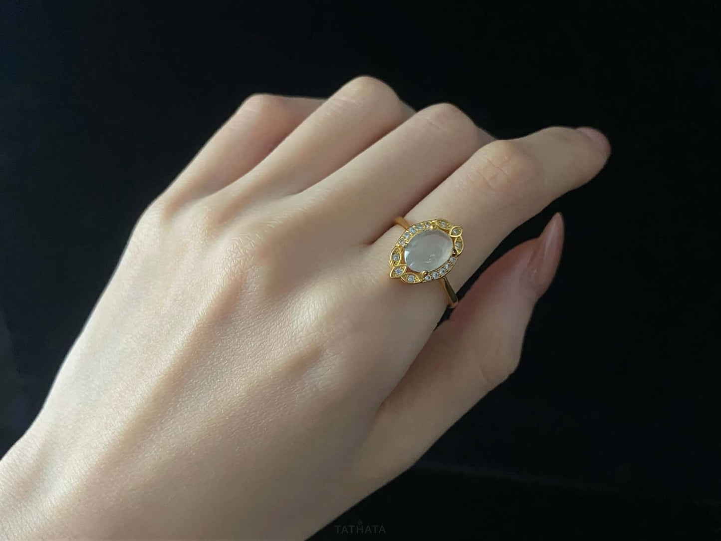 Gilded Icy White Cabochon · Nature Burmese Jadeite Ring