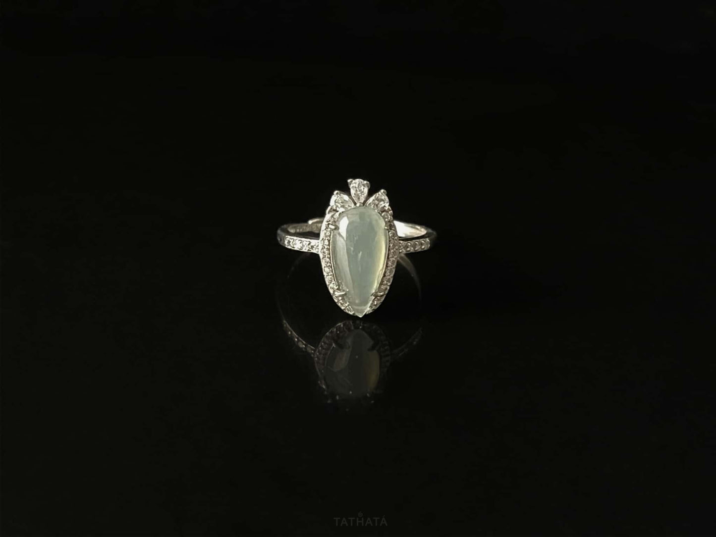 A dreamy frost teardrop jadeite ring.
