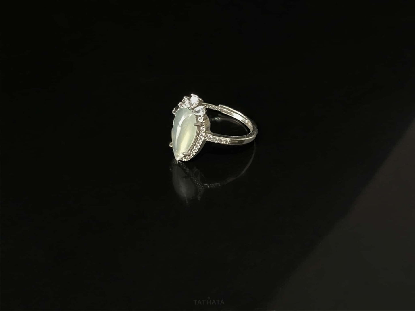 A dreamy frost teardrop jadeite ring.