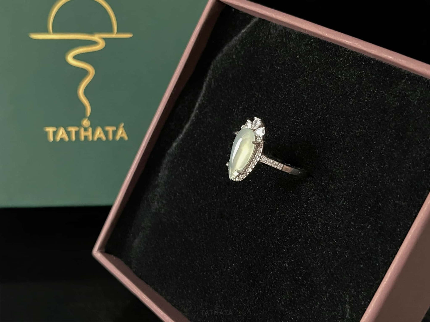 A dreamy frost teardrop jadeite ring.